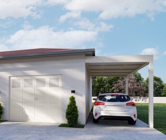 Maison moderne avec carport et voiture stationnée, ciel dégagé.